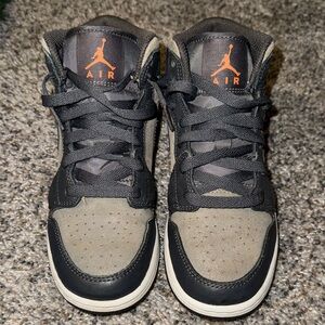 Jordan Kids Black/ Tan Sneakers, Youth Size 4.5